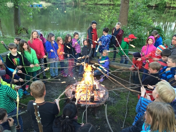 Ferieninsel Tietzowsee - Lagerfeuer (Stockbrot)